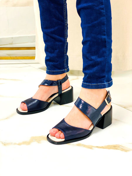 Imagen de Sandalia Venn Azul Charol Milano