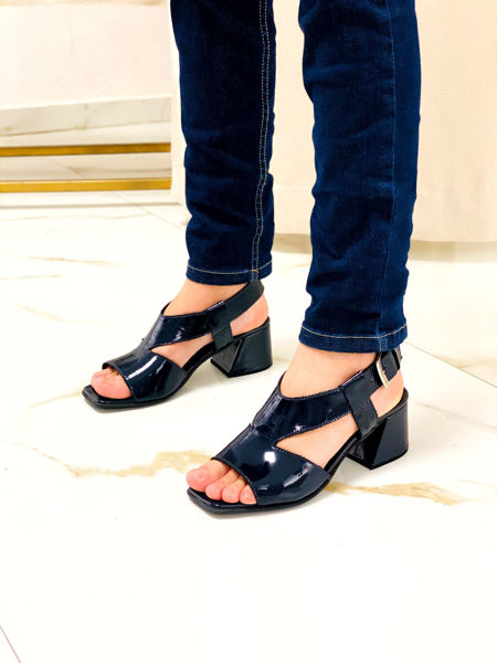 Imagen de Sandalia Boyle Azul Charol