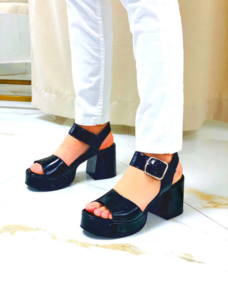 Imagen de Sandalia Watson Negro Charol