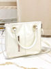 Imagen de Cartera Brit Manteca Charol