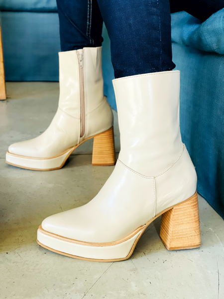 Imagen de Bota Madonna Natural