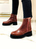 Imagen de Bota Lavinia Chocolate y Rojo
