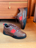 Imagen de Sneaker Presley Chocolate Y Rojo