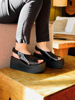 Imagen de Sandalia Bullock Negro Charol Lagarto