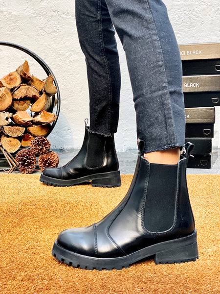 Imagen de Bota Hodor Negro Milano Lagarto