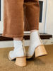Imagen de Bota Brooks Blanco Craquelado