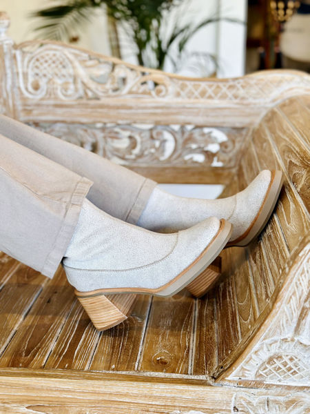 Imagen de Bota Brooks Blanco Craquelado
